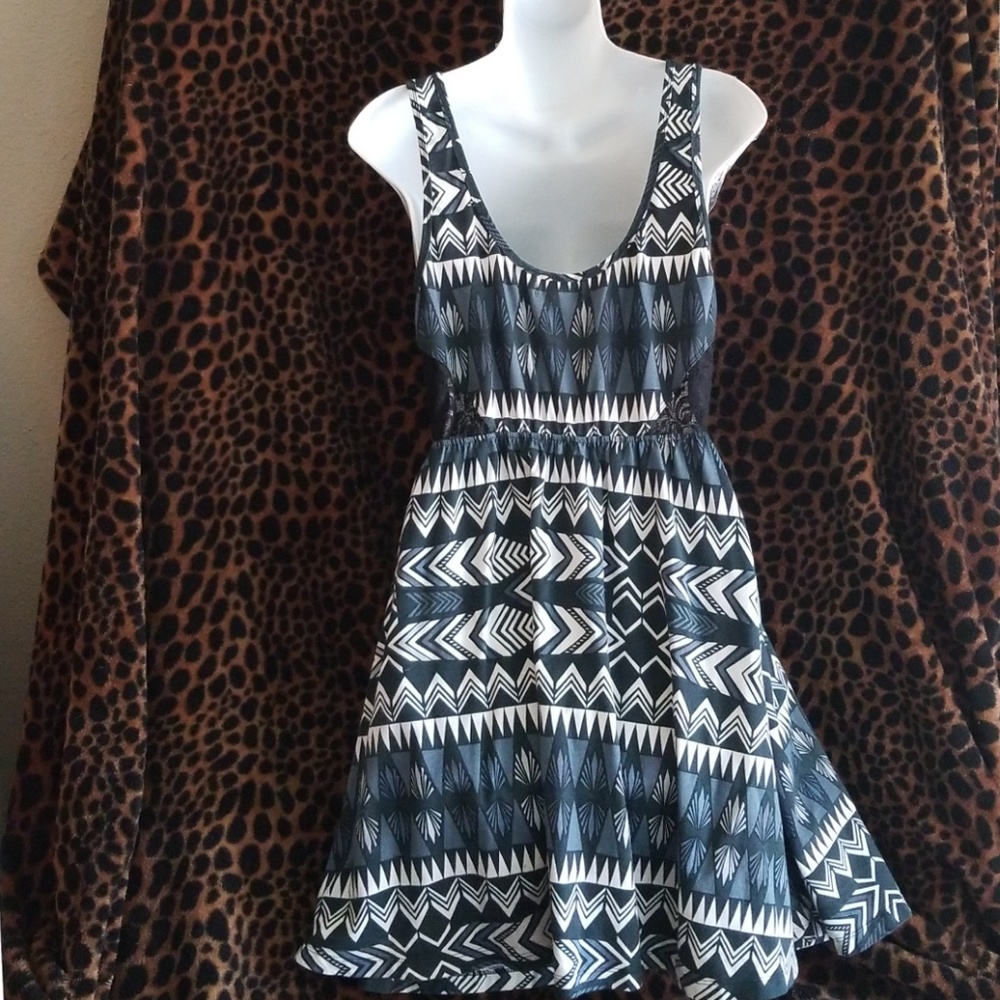 TRIBAL DRESS - Picture 4 of 5
